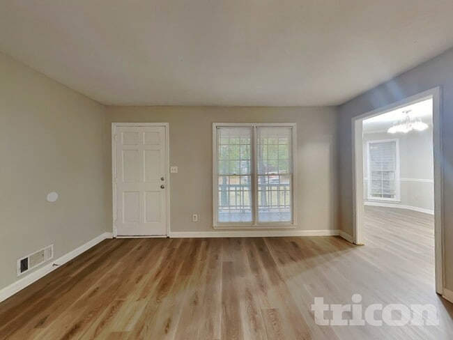 Photo - 91 Stratford Dr