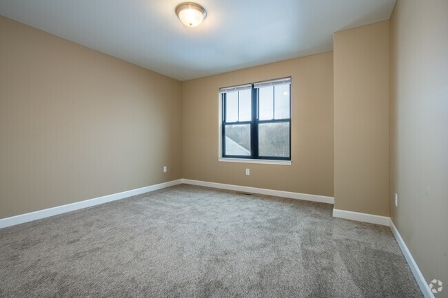 3BR, 2BA - 1550SF