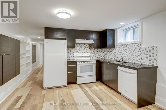 Photo - 250 Nairn Ave