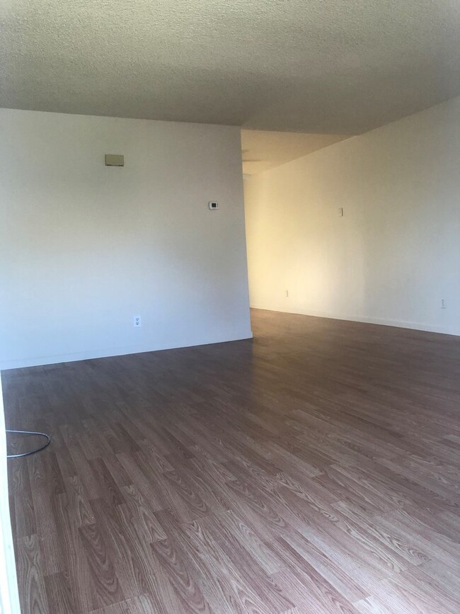 Cozy 2 bedroom duplex in Turlock - Cozy 2 bedroom duplex in Turlock Casa