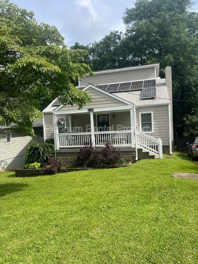 Building Photo - 2706 White Oak Dr