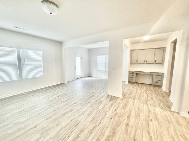 Photo - Paired Home 3br 2.5ba minutes from I-77 and I-40 Tour today!