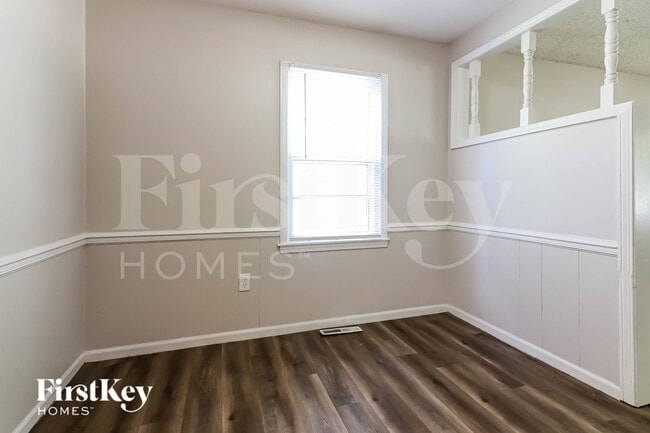 Photo - 607 NE Short St