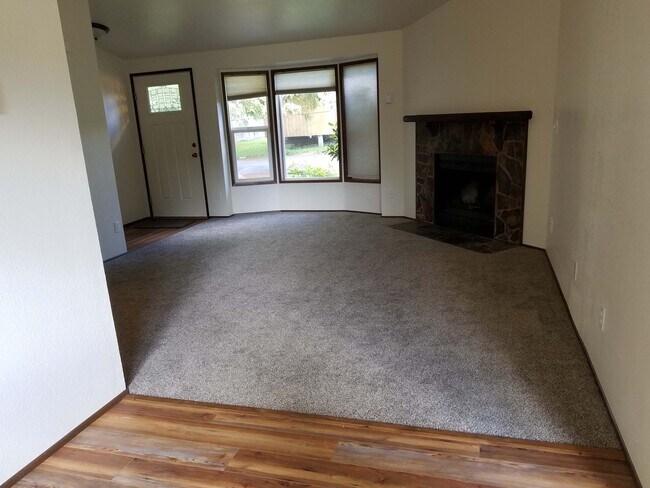 Photo - 1240 NE McWilliams Rd