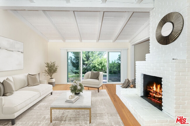 Photo - 2536 Roscomare Rd