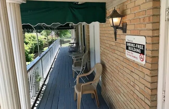 Photo - 149 E Jones St