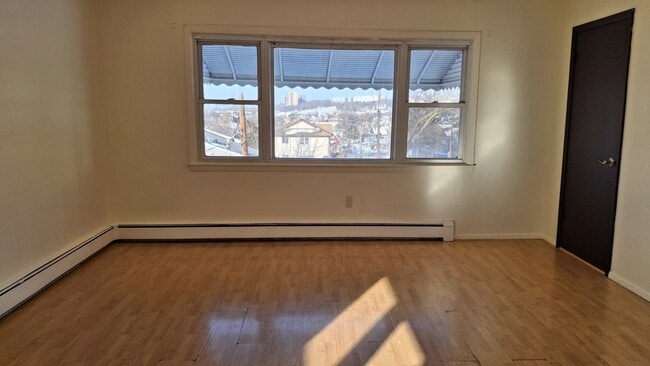 Living room (26' x 14') - 3409 Givernaud Ter Unit 2