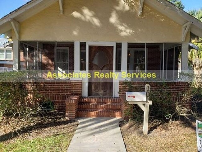 Walk to UF! Cute/Historic 3 bedroom, 2 b... - Walk to UF!   Cute/Historic 3 bedroom, 2 b... House