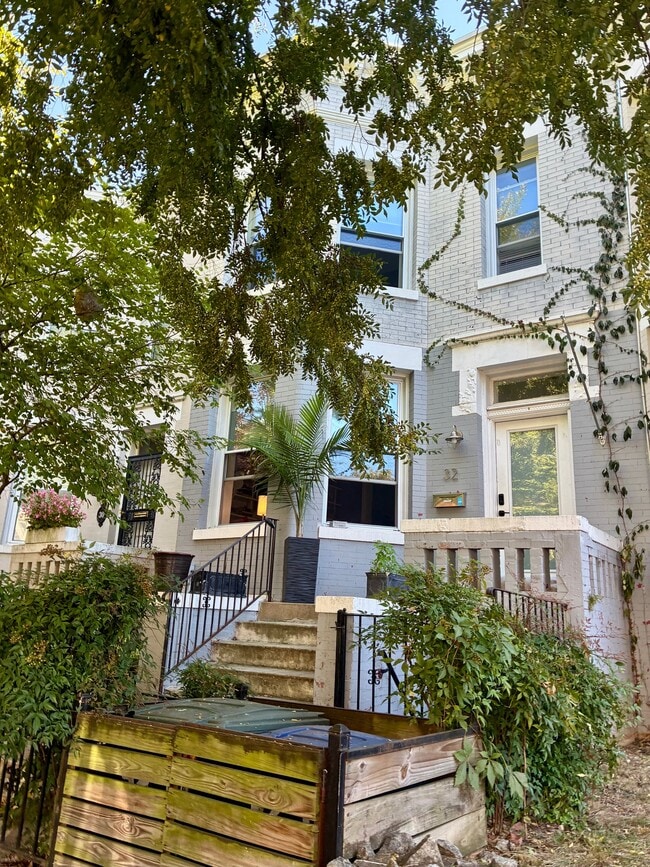Photo - 32 U St NW