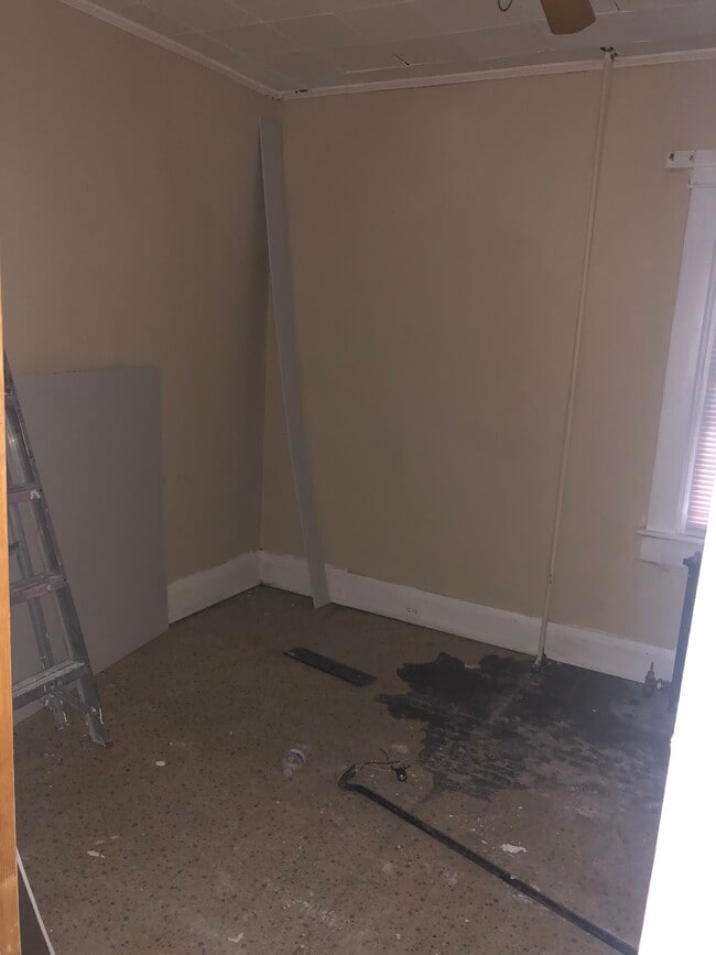 2922 E Cold Spring Ln Unit Room for rent