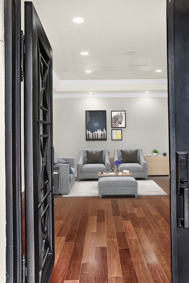 Photo - 6039 Greenbush Ave