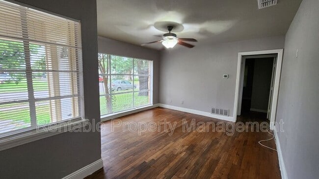 Photo - 406 W 14th St