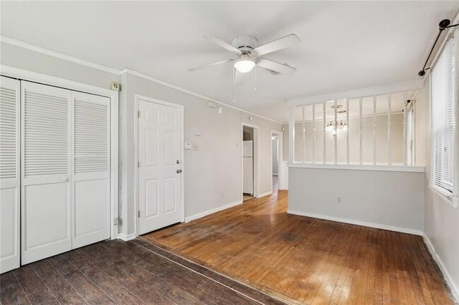 Photo - 5828 General Haig St