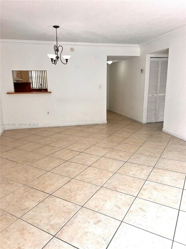 Photo - 401 NW 72nd Ave Unidad 304B