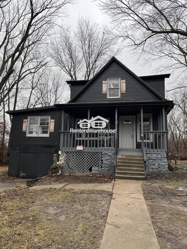 Building Photo - 4 Bedroom 3 Bath Home In The Heart Of KC!