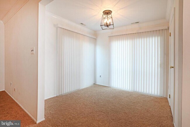 Photo - 19 Chelsea Ct