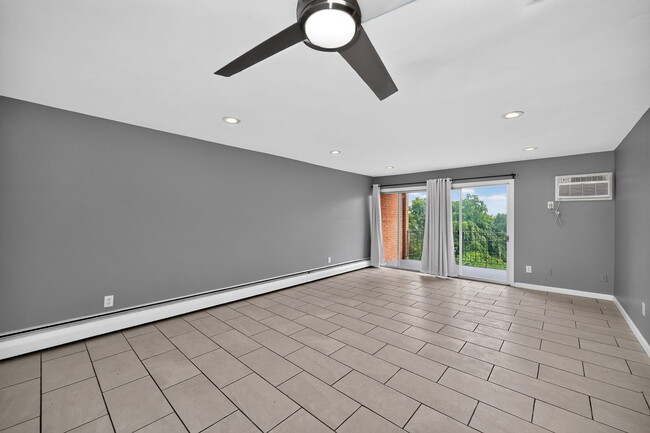 Photo - 5458 Beechmont Ave Unit 212