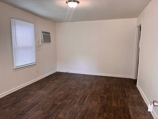 Photo - 1510 Sloan St