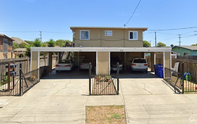 Building Photo - 2 Bedroom, 1 Bath Unit 254 South 3rd St. Rental