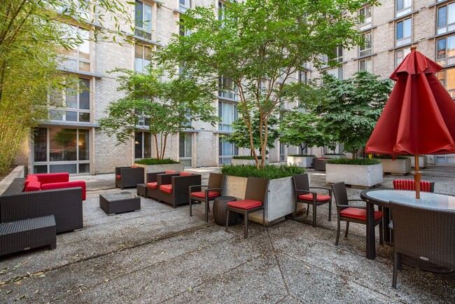 Building Patio - 950 25th St NW Unit 315N