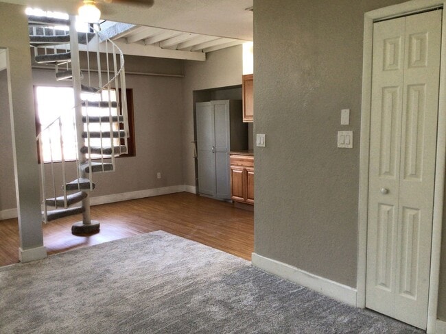 Photo - 741 W Osceola St