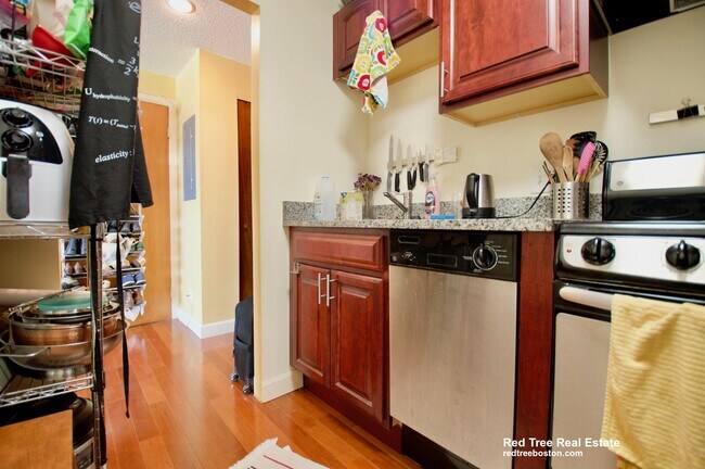 Photo - 287 Harvard St Unidad 75