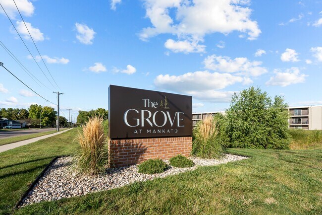 DSC00451 - The Grove at Mankato Apartments