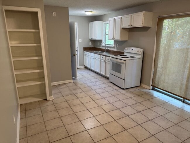 Photo - 129 Calloway Dr