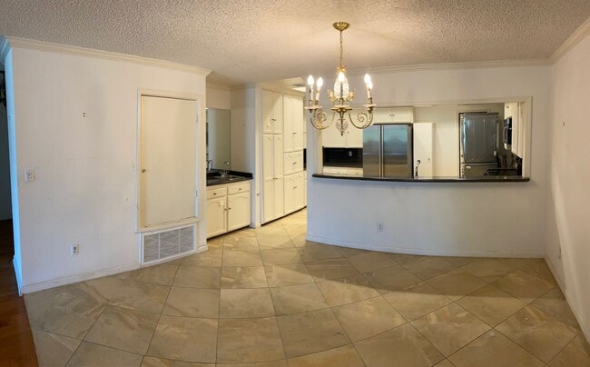 Photo - Beautiful Gigantic Condo in Beverly Hills!!!