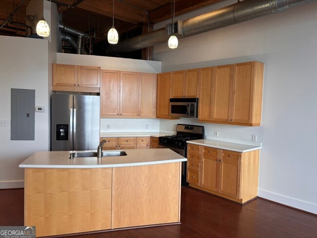 Building Photo - 204 Walker St SW