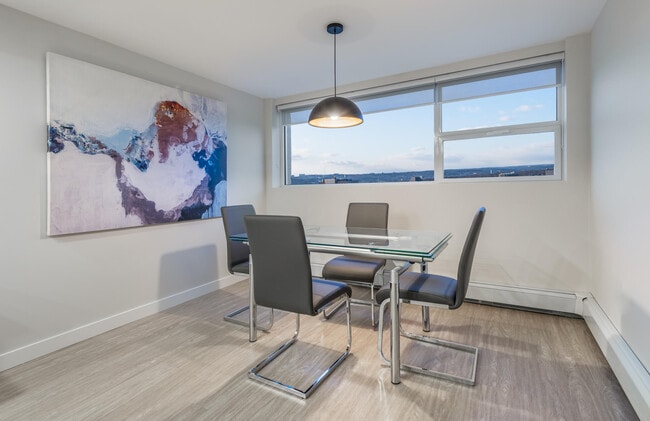 Photo - 5633-5633 Fenwick St Unit 2902