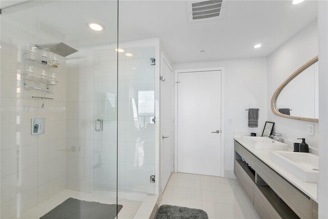 Photo - 460 NE 28th St Unit 2103