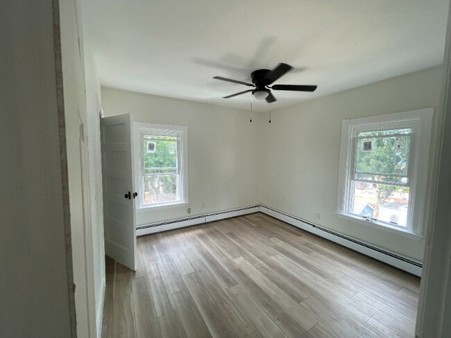 Photo - 73 Fairview Ave Unidad 2