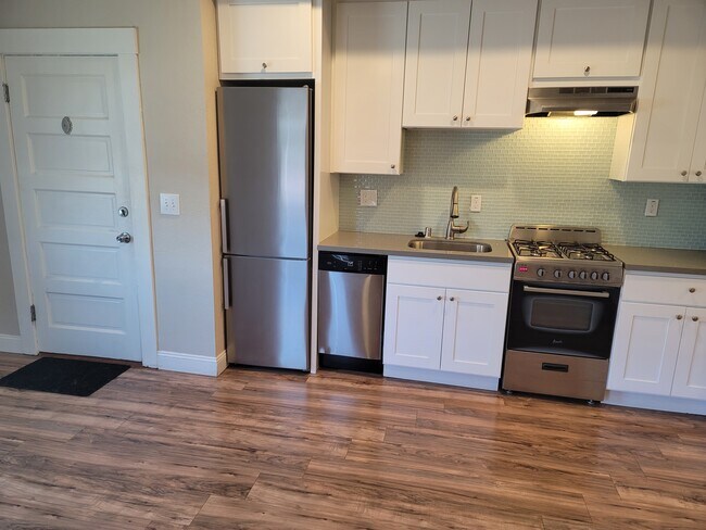 Photo - 575 56th St Unidad 1