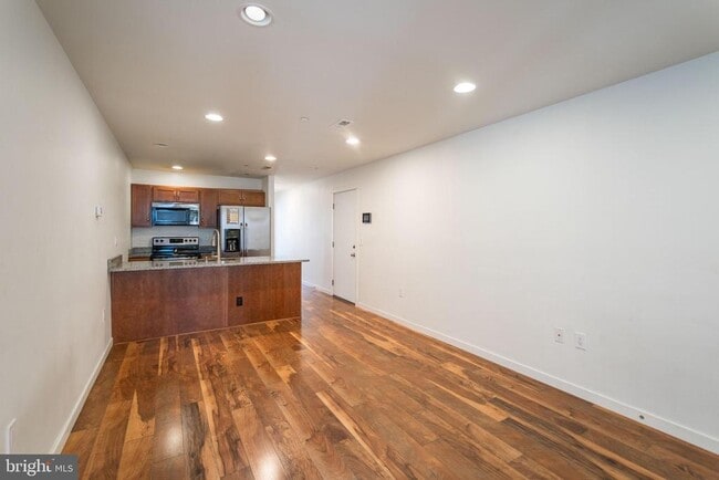 Building Photo - 132 S 46th St Unit B Rental