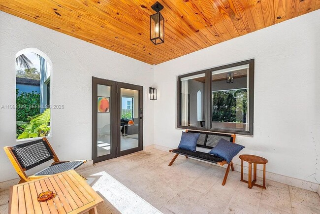 Photo - 445 NE 76th St