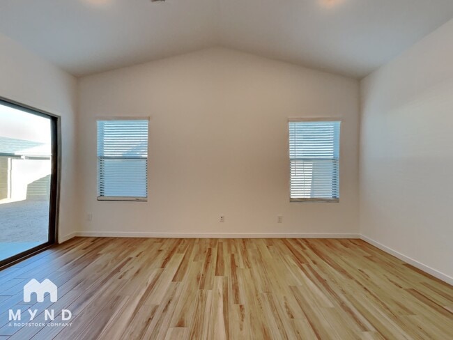 Photo - 7918 N 79th Ave