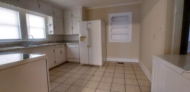 Photo - 1708 E 4th St