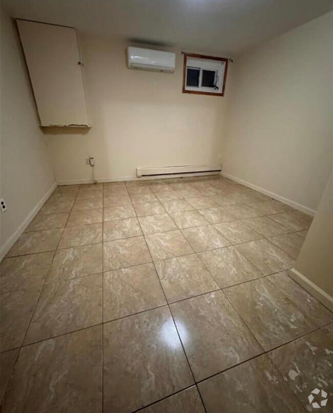 Building Photo - 144-9 175th St Rental