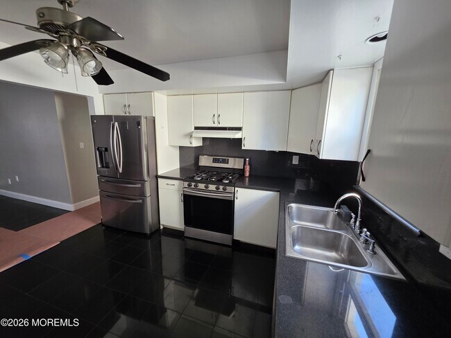 Photo - 71 Newark Pl Unit 1