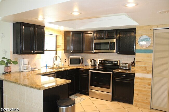 Photo - 1025 NE Van Loon Ln