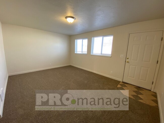 Photo - 3 Bed, 1 Bath Apartment w/ 1-Car Garage - Idaho Falls Unit 2185 #3
