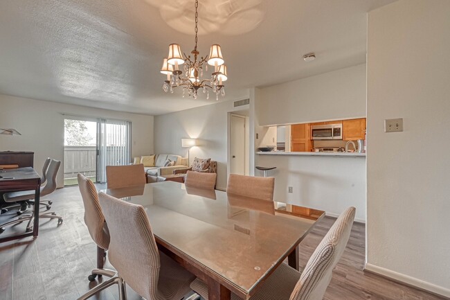 Building Photo - 8433 Hearth Dr Unit 22