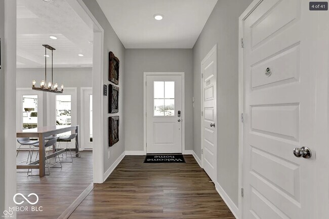 Photo - 715 Newton Dr