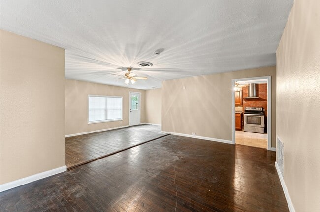 Photo - 3216 Avenue I Ave