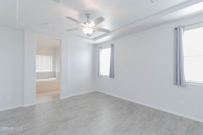 Photo - 12832 Haxby St