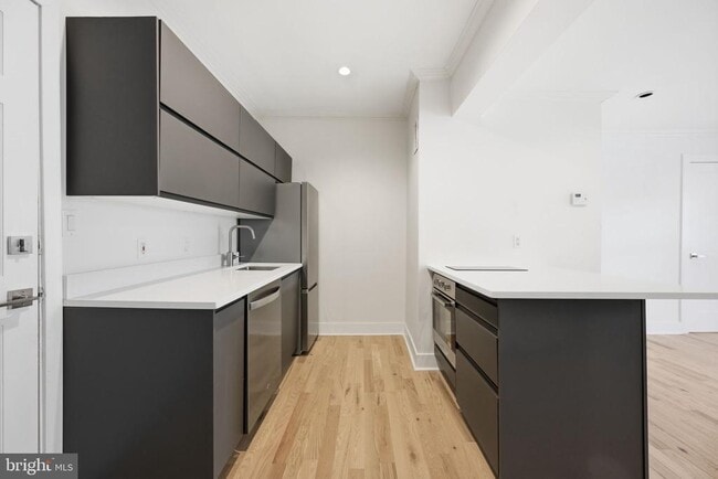 Photo - 1419 Wisconsin Ave NW Unidad 3