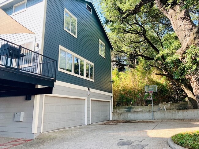 6bed/3bath with garage in North Campus - 6bed/3bath with garage in North Campus Casa