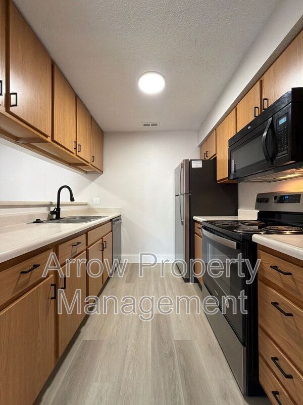 Photo - 2384 N 44th St