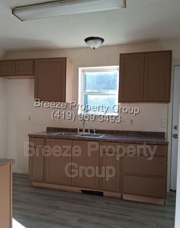 Photo - 197 W Chalmers Ave